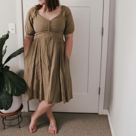 Gilli clothing Dresses & Skirts - Gilli Knee-Length Neutral Striped Dress